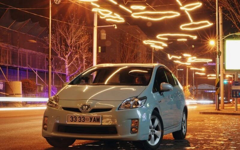 Toyota Corolla випускає ювілейні гібриди в Європі