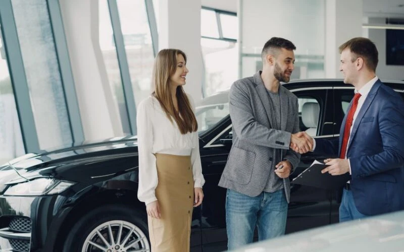 Шахраї використовують AI для клонування сайтів автодилерів у США